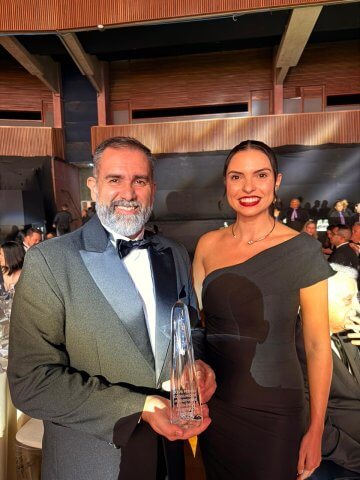 Whillian Brose e Raíssa Delamora representam a Senior em premiação